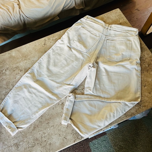 NWOT H&M Cream Denim Paperbag Jeans - Size 12 - Super comfy - Picture 5 of 6